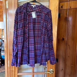 Adorable plaid shirt